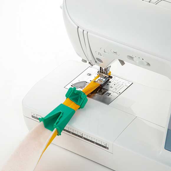 Clover Fabric Tube Maker - Image 3
