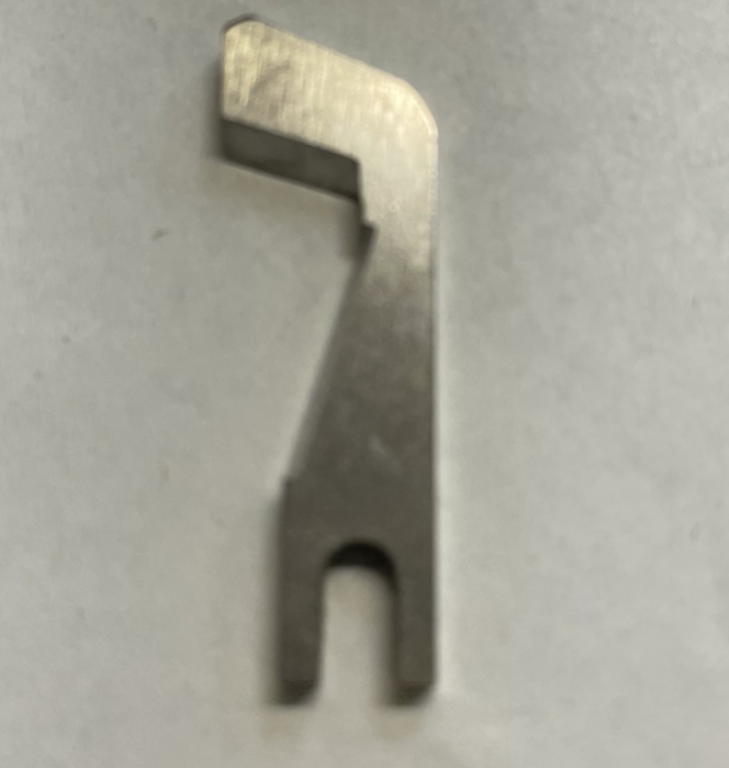 Upper-knife-bernina.png BERNINA upper knife blade L450/460 - Image 1