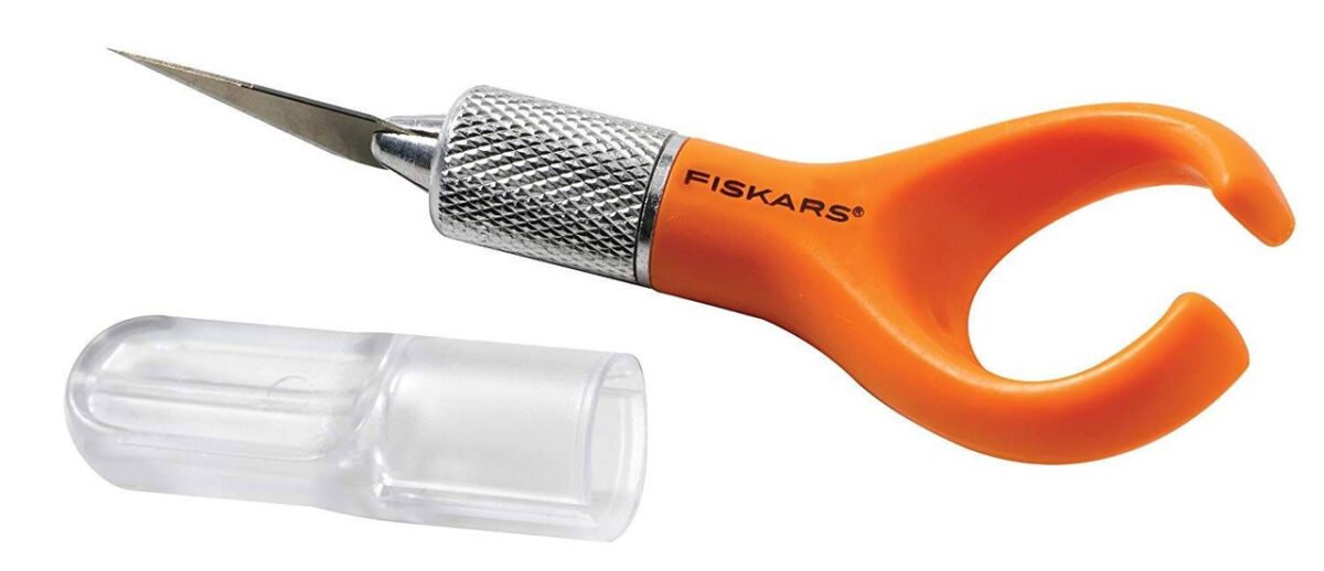 artknife.jpg Fiskars Scrap Fingertip Art Knife (Loop Design) - Image 1