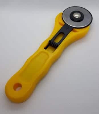 ROTARY CUTTER  45MM  CUTS PAPER LEATHER VINYL FABRIC